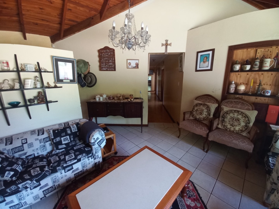 4 Bedroom Property for Sale in Summerpride Eastern Cape